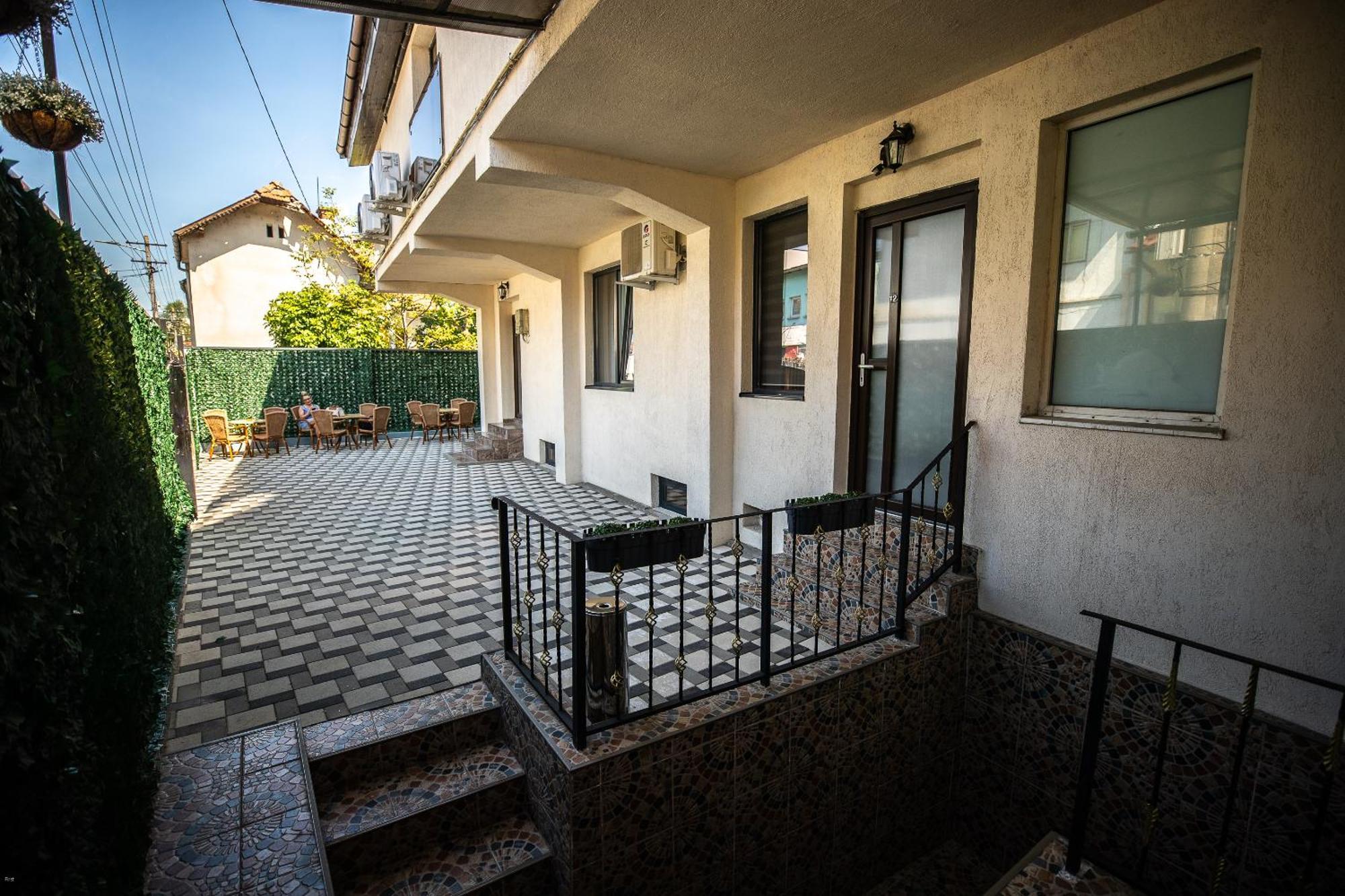 Nelana Hostel Kolozsvár Kültér fotó