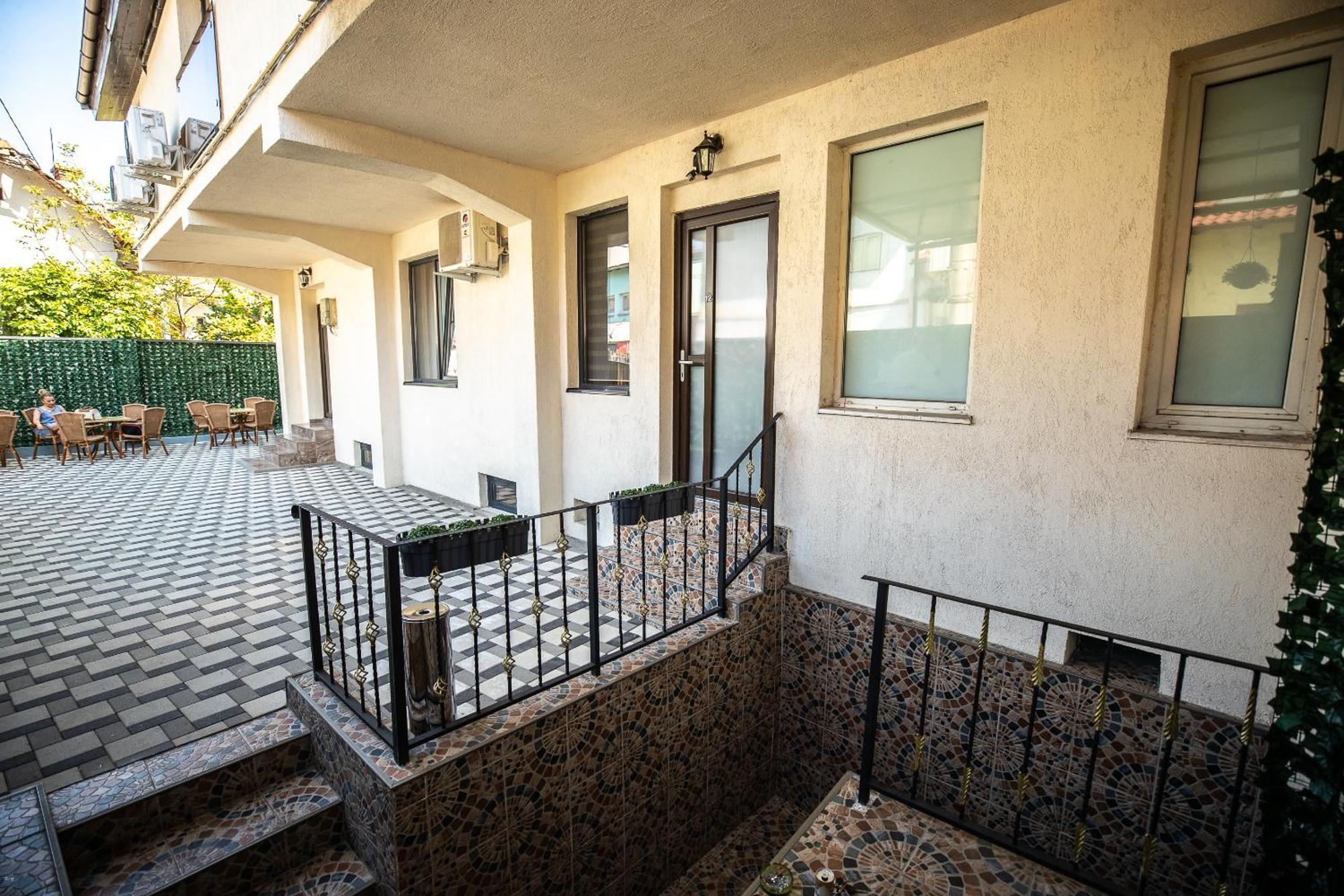Nelana Hostel Kolozsvár Kültér fotó