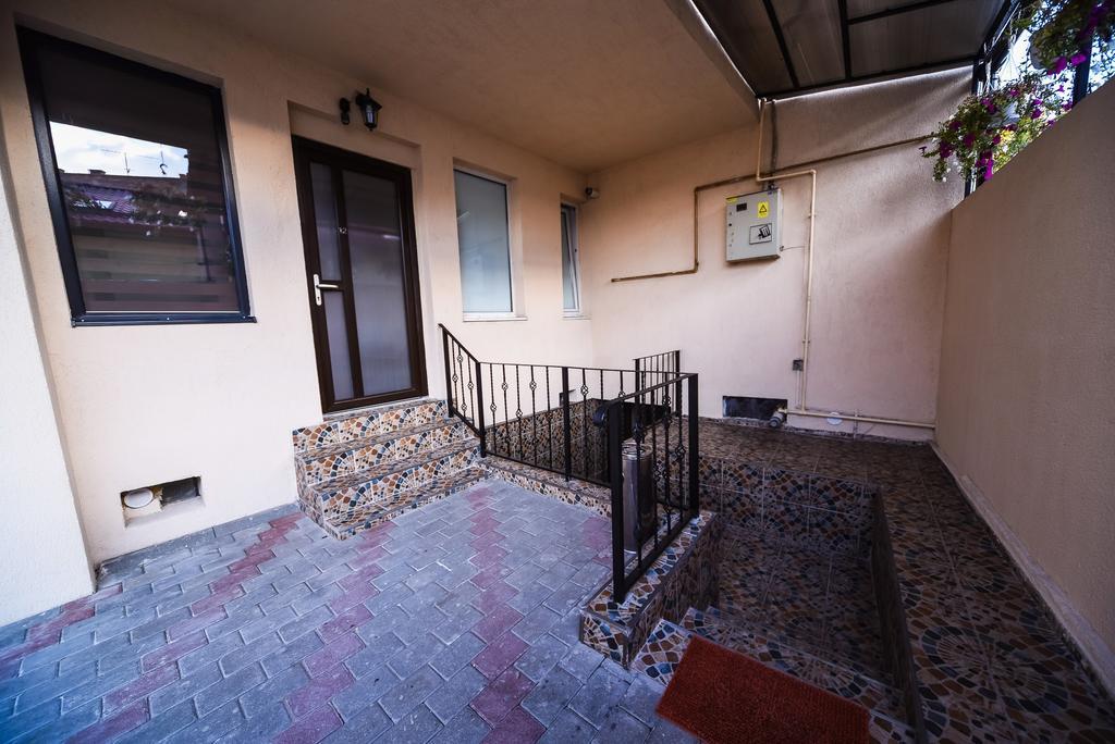 Nelana Hostel Kolozsvár Kültér fotó